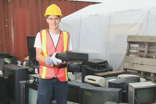 Recycling containers and waste collection services in Warwick Avenue